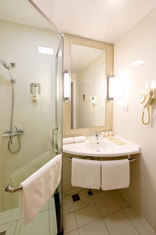 Ibis Chuzhou 1912 Hotell Rum bild