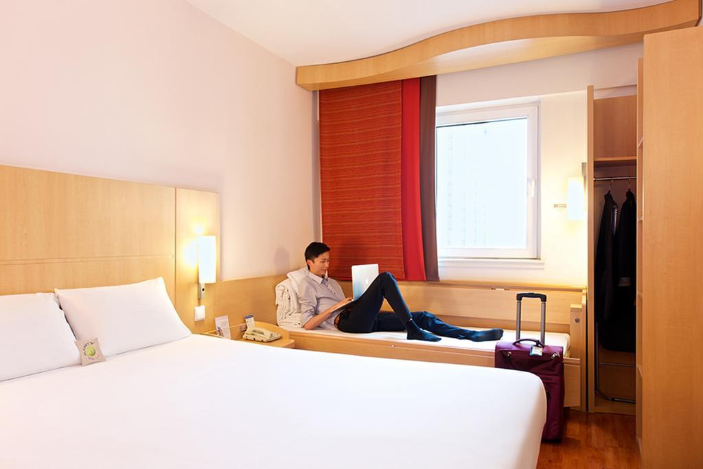 Ibis Chuzhou 1912 Hotell Exteriör bild